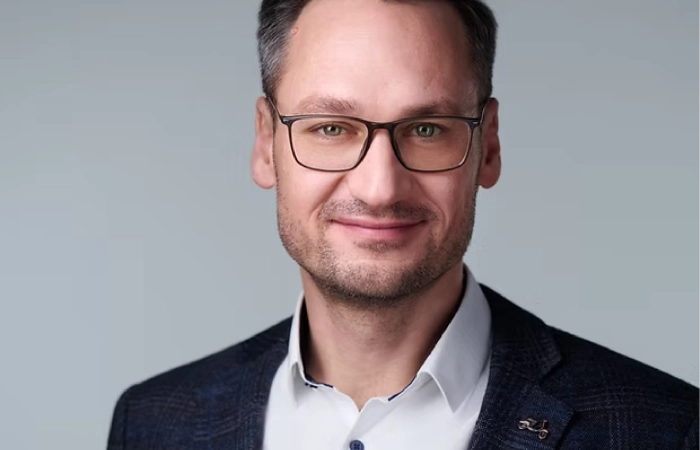 TB Studio Kft. - Rólunk