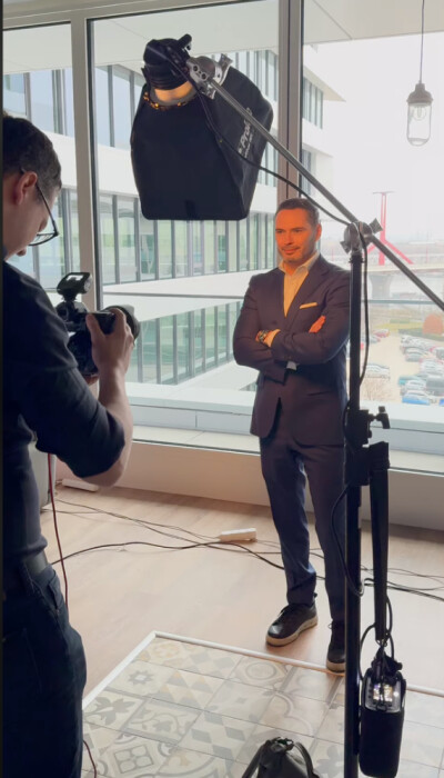 Boczán Viktor - Provident CEO irodai portréfotózása - TB Studio Kft.