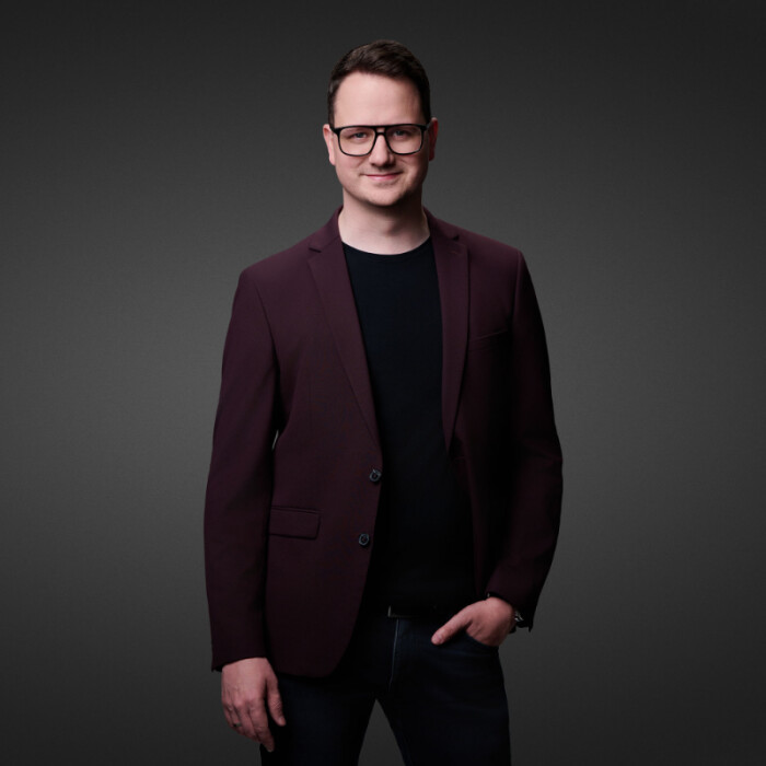 HEADSHOT BY TÓTH BALÁZS - TB Studio Kft.