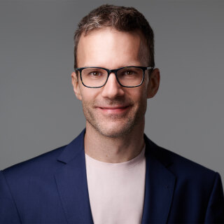 Előadások és konferenciák - TB Studio Kft.