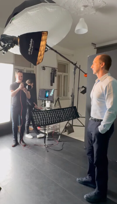 Oszkó Péter fotózása a GROWTH magazinba - TB Studio Kft.