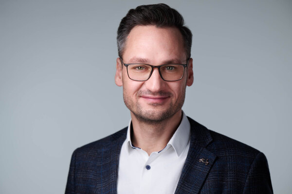 Buzgó Zsolt - TB Studio Kft.