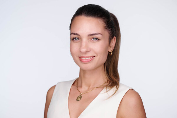 Rácz Laura - TB Studio Kft.