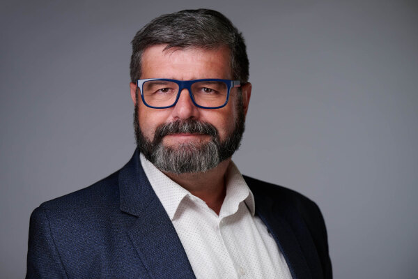 Simon Zoltán - TB Studio Kft.