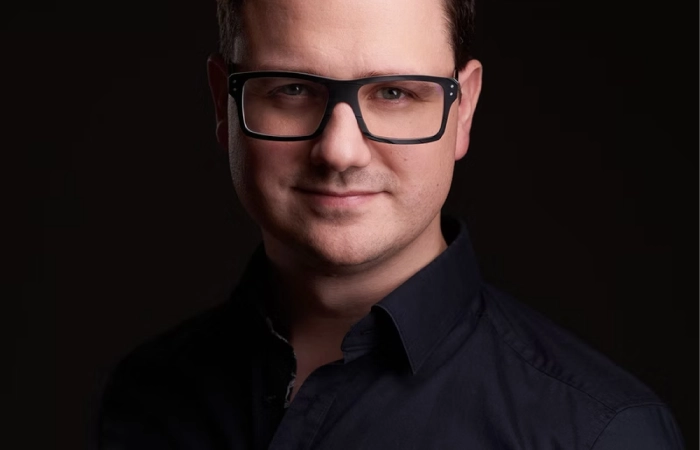 Fotózz velünk. Építsd velünk
a TB Studiót. - TB Studio Kft.